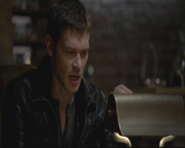 VampireDiariesWorld-dot-org_TheOriginals1x12DanceBackFromTheGrave2218.jpg