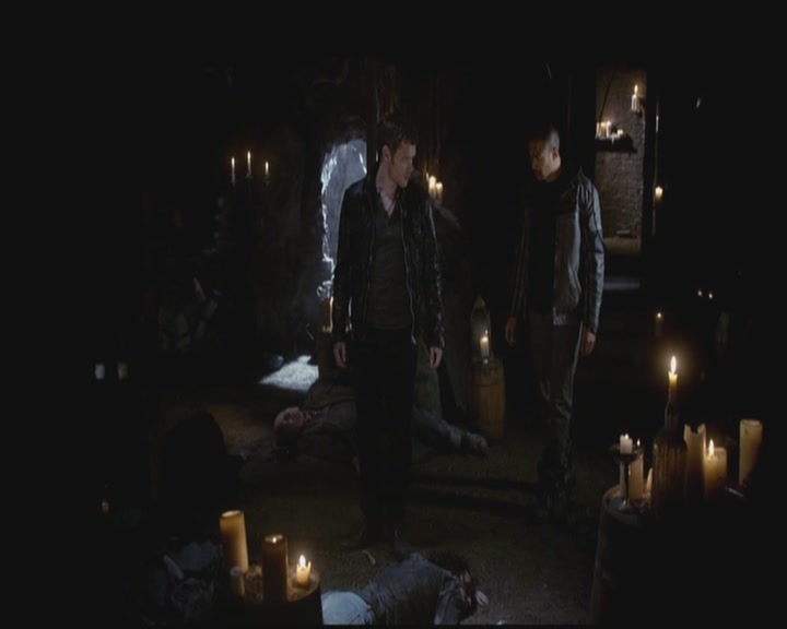 VampireDiariesWorld-dot-org_TheOriginals1x12DanceBackFromTheGrave2255.jpg