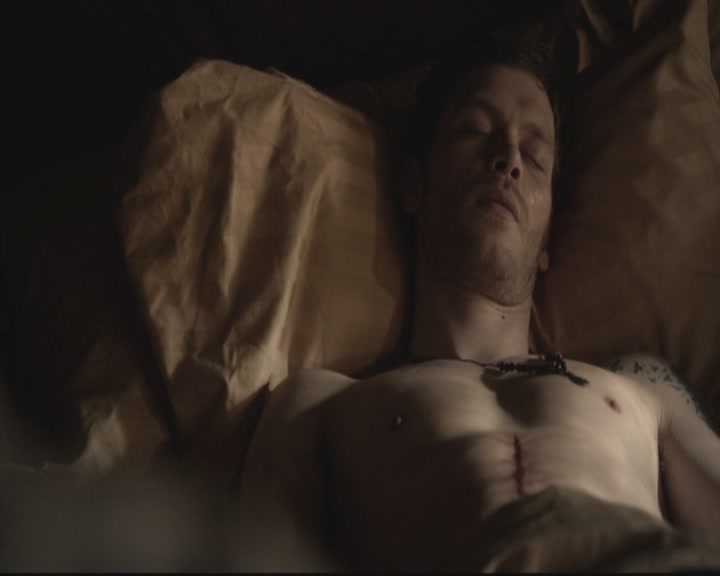 VampireDiariesWorld-dot-org_TheOriginals1x15LeGrandGuignol0156.jpg