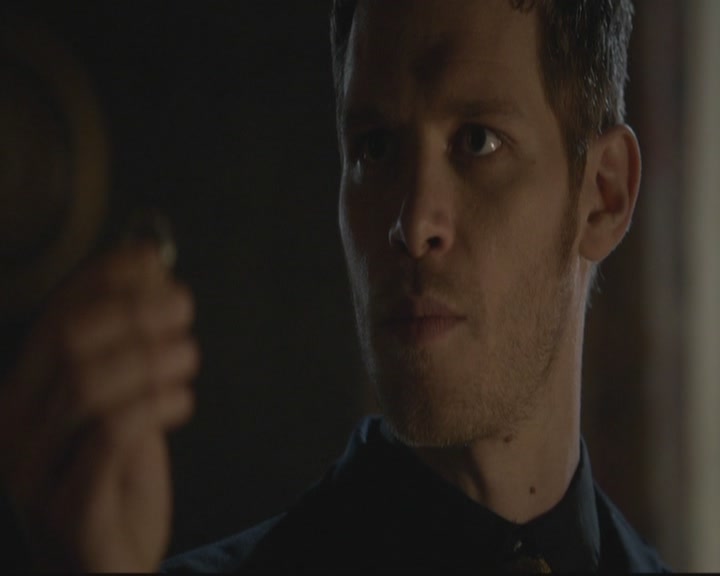 VampireDiariesWorld-dot-org_TheOriginals1x17MoonOverBourbonStreet1428.jpg