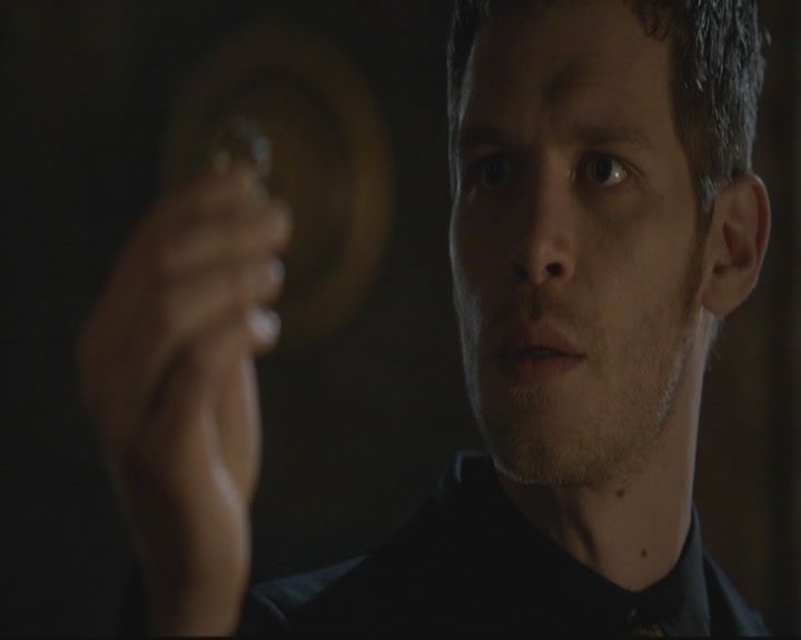 VampireDiariesWorld-dot-org_TheOriginals1x17MoonOverBourbonStreet1443.jpg