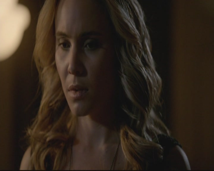 VampireDiariesWorld-dot-org_TheOriginals1x17MoonOverBourbonStreet1601.jpg