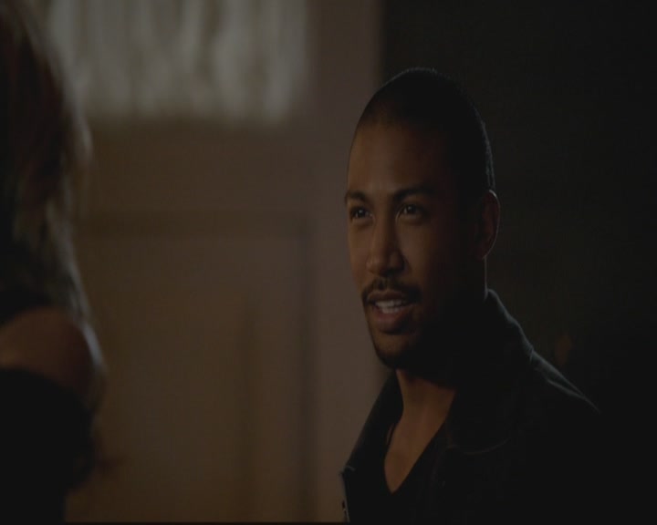 VampireDiariesWorld-dot-org_TheOriginals1x17MoonOverBourbonStreet1605.jpg