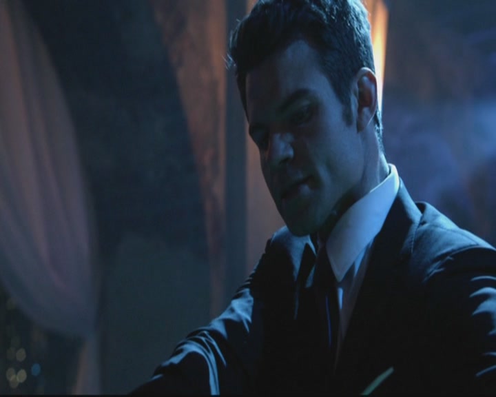 VampireDiariesWorld-dot-org_TheOriginals1x17MoonOverBourbonStreet1712.jpg