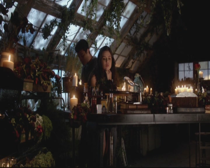 VampireDiariesWorld-dot-org_TheOriginals1x17MoonOverBourbonStreet1798.jpg