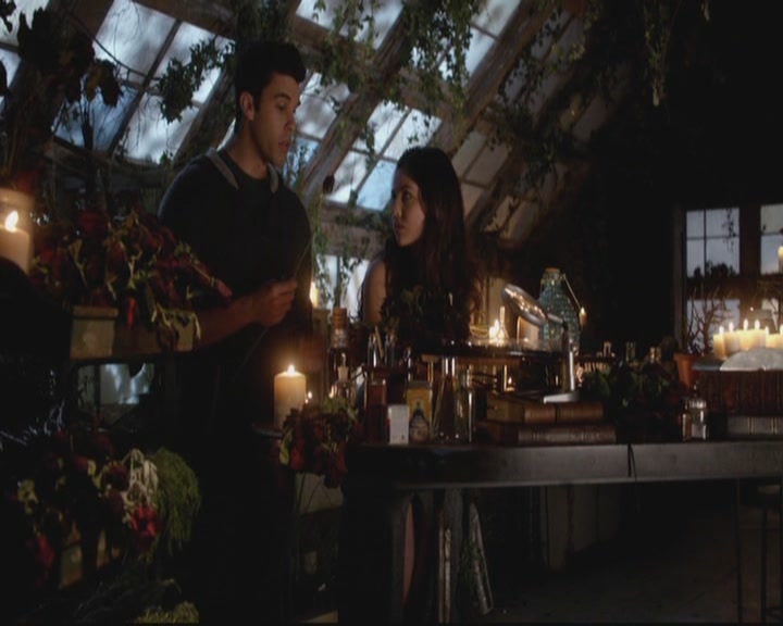 VampireDiariesWorld-dot-org_TheOriginals1x17MoonOverBourbonStreet1801.jpg