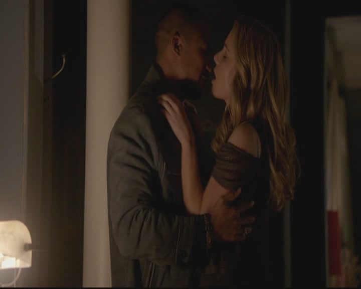 VampireDiariesWorld-dot-org_TheOriginals1x17MoonOverBourbonStreet1964.jpg