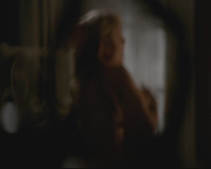 VampireDiariesWorld-dot-org_TheOriginals1x17MoonOverBourbonStreet1978.jpg