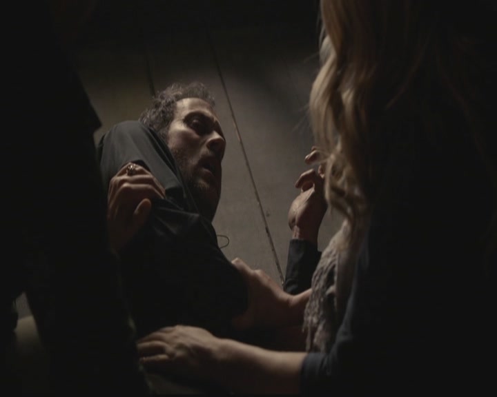 VampireDiariesWorld-dot-org_TheOriginals1x19AnUnblinkingDeath0129.jpg