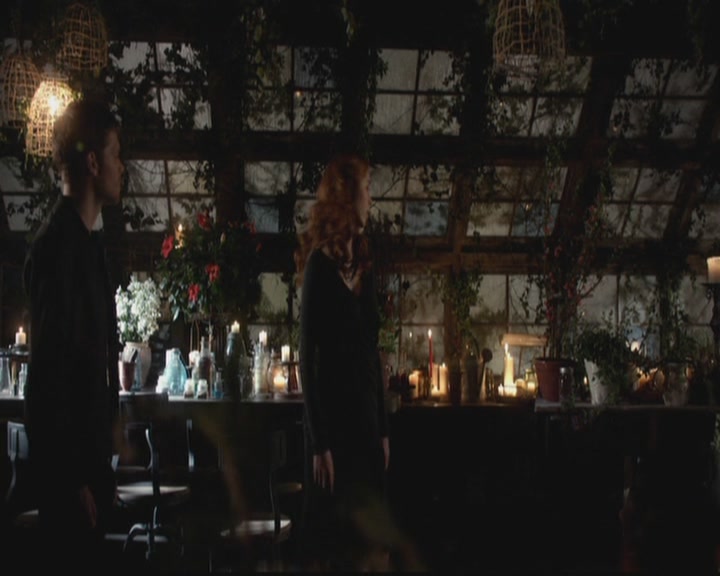 VampireDiariesWorld-dot-org_TheOriginals1x19AnUnblinkingDeath1946.jpg