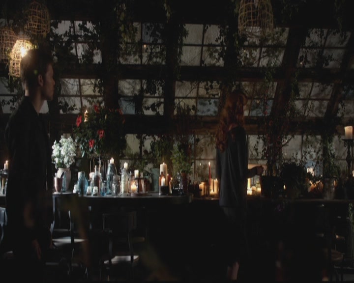 VampireDiariesWorld-dot-org_TheOriginals1x19AnUnblinkingDeath1948.jpg