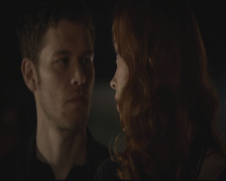 VampireDiariesWorld-dot-org_TheOriginals1x19AnUnblinkingDeath2007.jpg