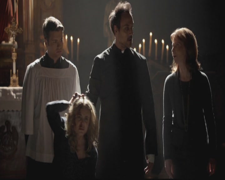 VampireDiariesWorld-dot-org_TheOriginals1x19AnUnblinkingDeath2100.jpg