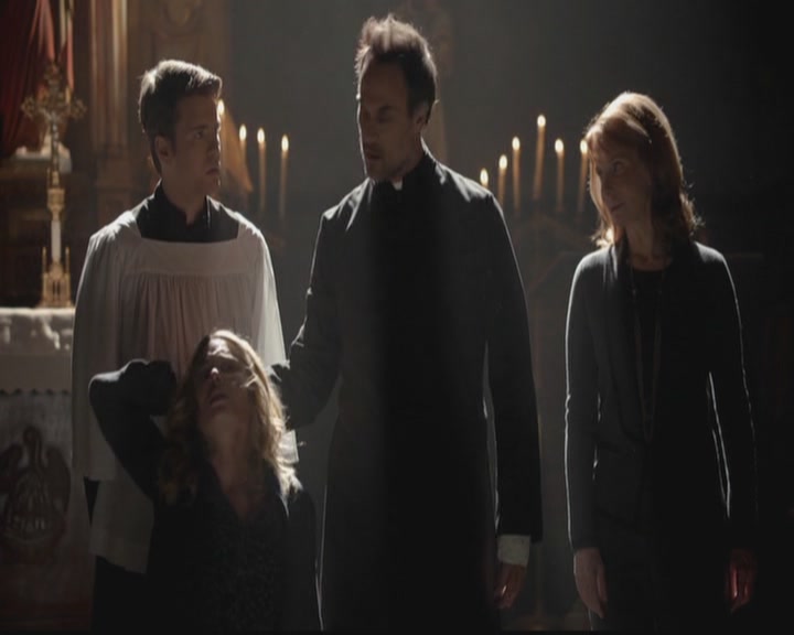 VampireDiariesWorld-dot-org_TheOriginals1x19AnUnblinkingDeath2102.jpg