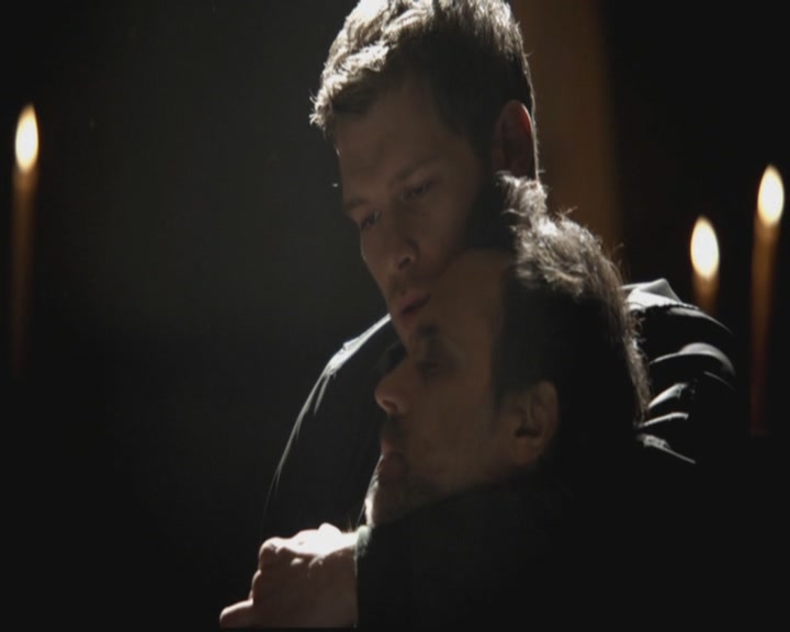 VampireDiariesWorld-dot-org_TheOriginals1x19AnUnblinkingDeath2110.jpg