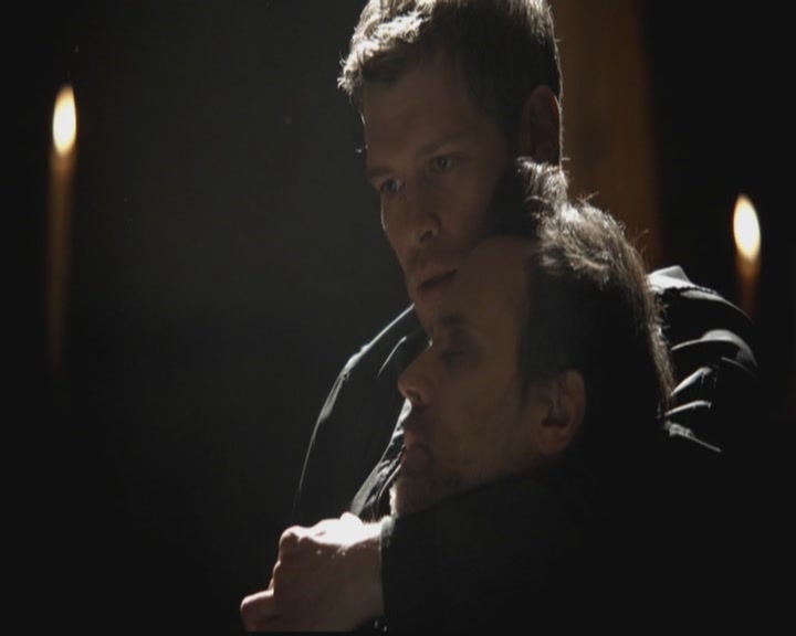 VampireDiariesWorld-dot-org_TheOriginals1x19AnUnblinkingDeath2111.jpg