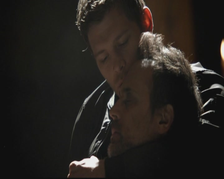 VampireDiariesWorld-dot-org_TheOriginals1x19AnUnblinkingDeath2116.jpg