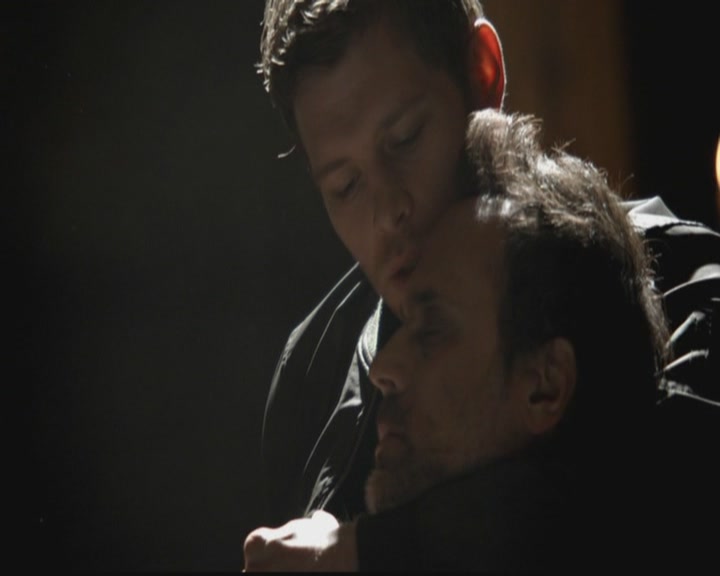 VampireDiariesWorld-dot-org_TheOriginals1x19AnUnblinkingDeath2117.jpg