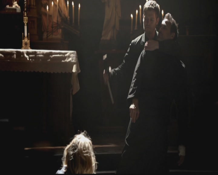 VampireDiariesWorld-dot-org_TheOriginals1x19AnUnblinkingDeath2118.jpg