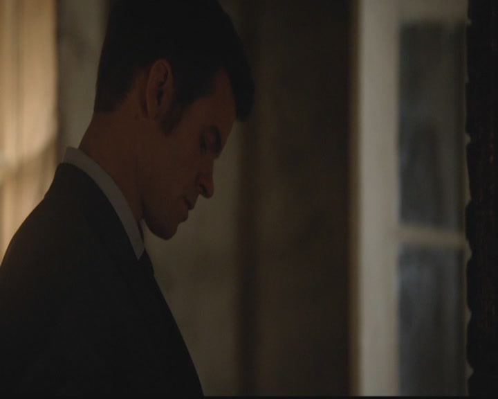 VampireDiariesWorld-dot-org_TheOriginals1x19AnUnblinkingDeath2299.jpg