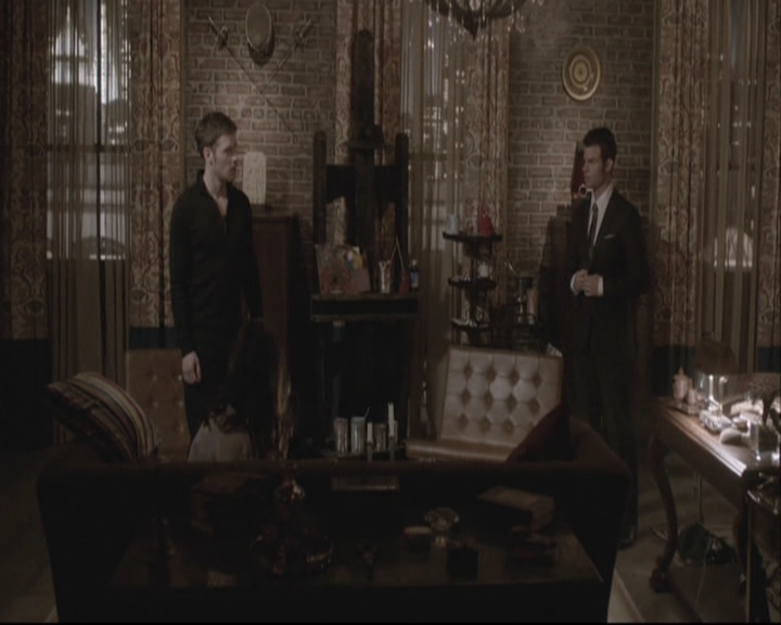 VampireDiariesWorld-dot-org_TheOriginals1x21TheBattleOfNewOrleans-deletedscene0058.jpg