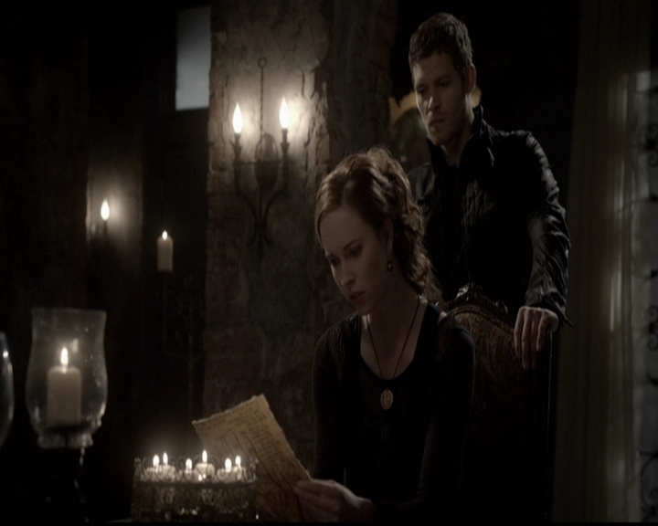 VampireDiariesWorld-dot-org_TheOriginals1x21TheBattleOfNewOrleans0197.jpg