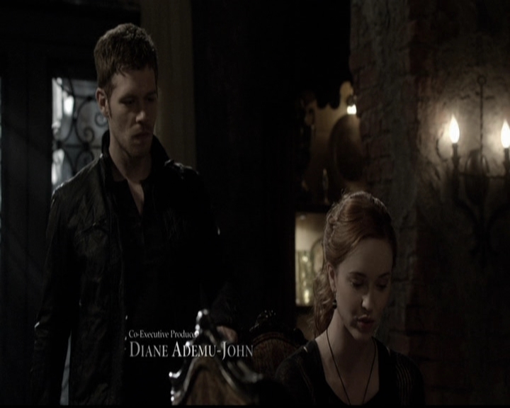 VampireDiariesWorld-dot-org_TheOriginals1x21TheBattleOfNewOrleans0207.jpg