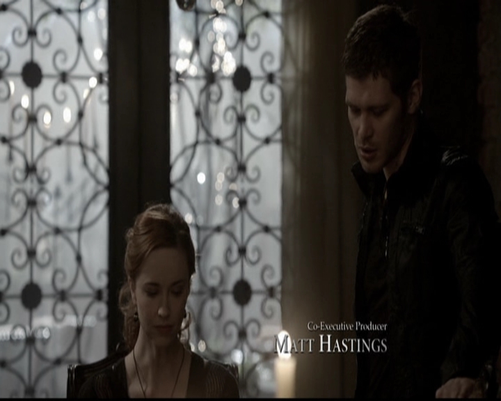 VampireDiariesWorld-dot-org_TheOriginals1x21TheBattleOfNewOrleans0217.jpg