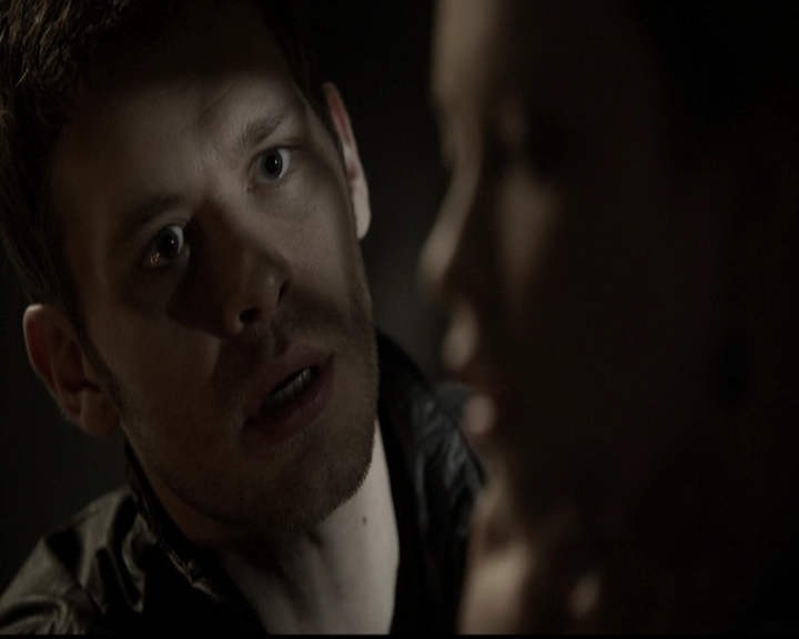 VampireDiariesWorld-dot-org_TheOriginals1x21TheBattleOfNewOrleans0303.jpg