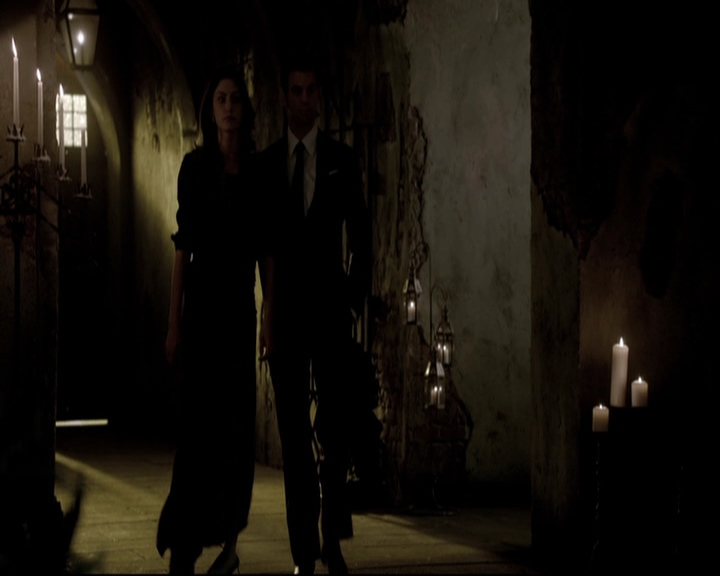 VampireDiariesWorld-dot-org_TheOriginals1x22FromACradleToAGrave-deletedscene0506.jpg