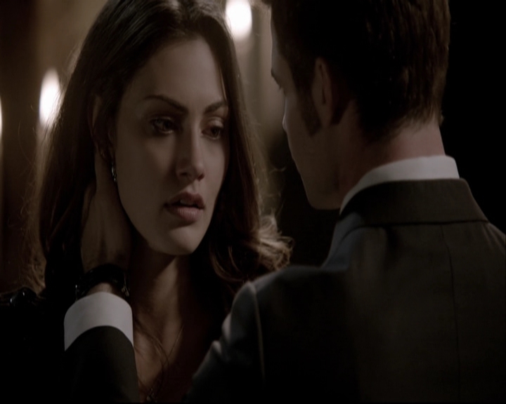 VampireDiariesWorld-dot-org_TheOriginals1x22FromACradleToAGrave-deletedscene0523.jpg