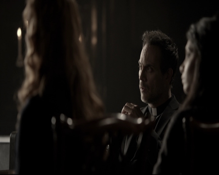 VampireDiariesWorld-dot-org_TheOriginalsS1-TheOriginalsRemixingHistory0054.jpg