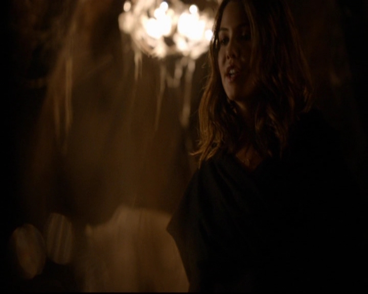 VampireDiariesWorld-dot-nl_TheOriginals_3x01ForTheMillemnium1521.jpg