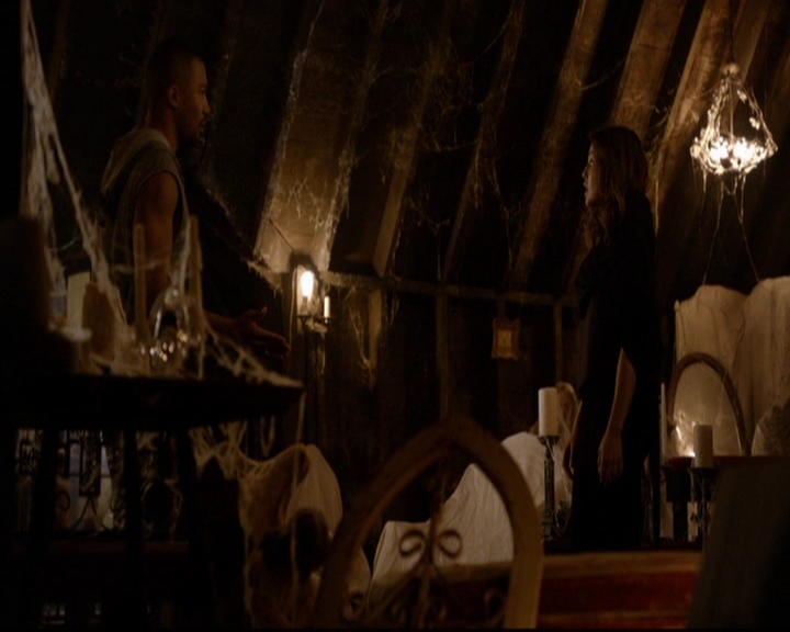 VampireDiariesWorld-dot-nl_TheOriginals_3x01ForTheMillemnium1532.jpg