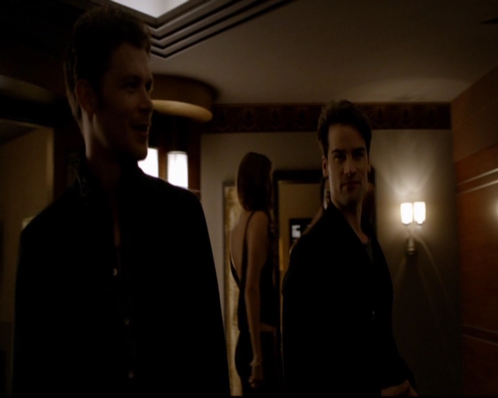 VampireDiariesWorld-dot-nl_TheOriginals_3x01ForTheMillemnium1673.jpg