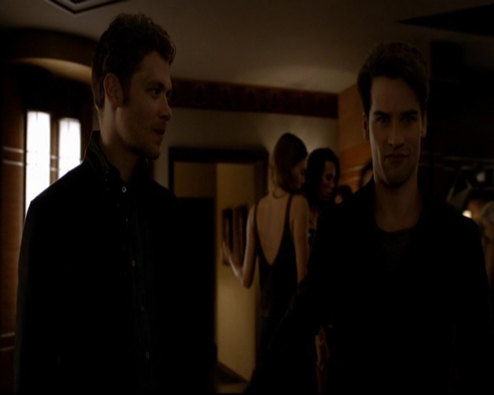 VampireDiariesWorld-dot-nl_TheOriginals_3x01ForTheMillemnium1680.jpg