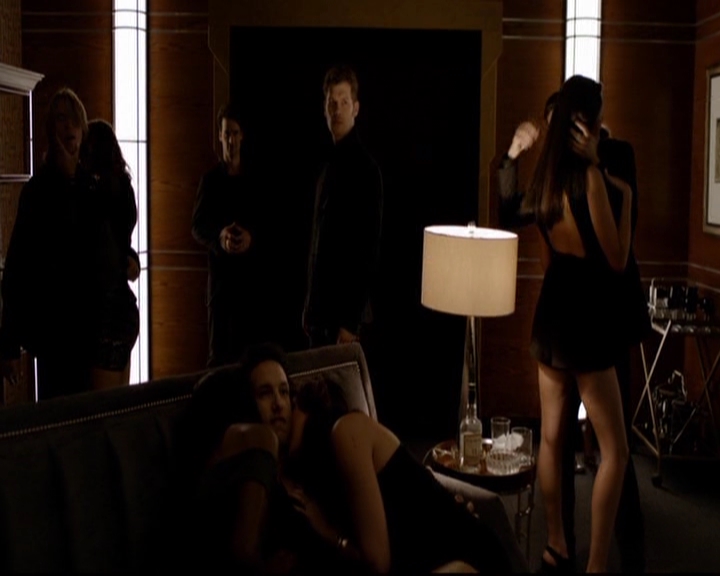 VampireDiariesWorld-dot-nl_TheOriginals_3x01ForTheMillemnium1688.jpg