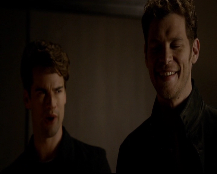 VampireDiariesWorld-dot-nl_TheOriginals_3x01ForTheMillemnium1713.jpg