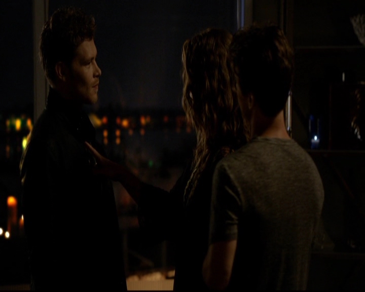 VampireDiariesWorld-dot-nl_TheOriginals_3x01ForTheMillemnium1722.jpg