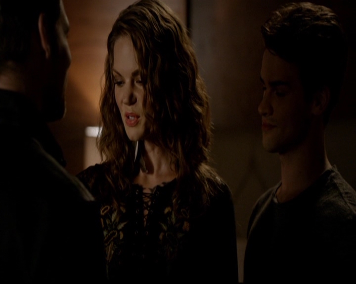 VampireDiariesWorld-dot-nl_TheOriginals_3x01ForTheMillemnium1729.jpg