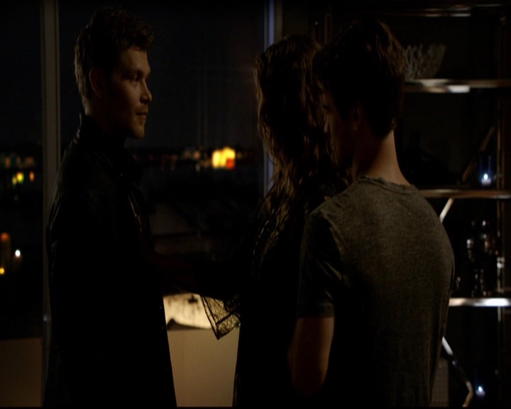 VampireDiariesWorld-dot-nl_TheOriginals_3x01ForTheMillemnium1732.jpg