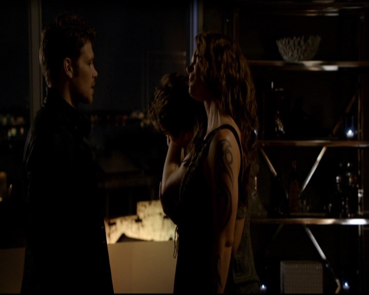 VampireDiariesWorld-dot-nl_TheOriginals_3x01ForTheMillemnium1757.jpg