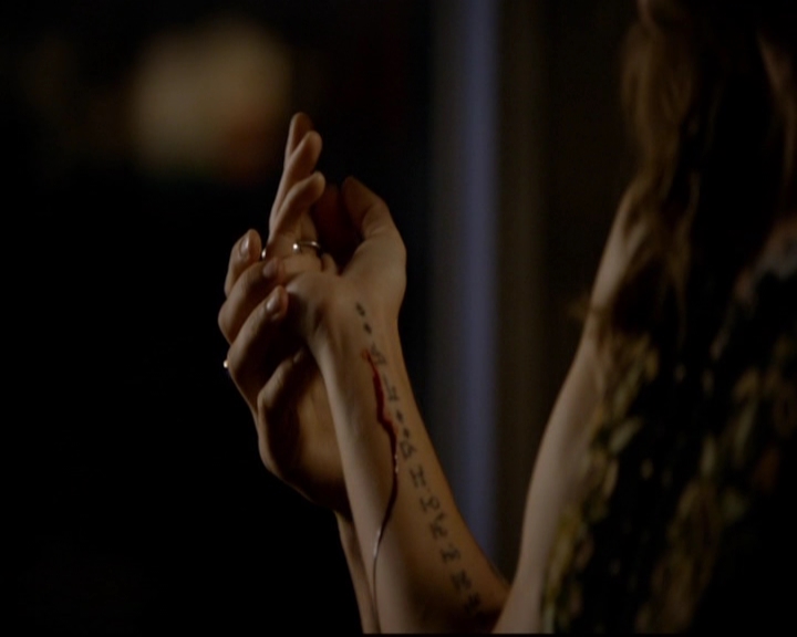 VampireDiariesWorld-dot-nl_TheOriginals_3x01ForTheMillemnium1908.jpg