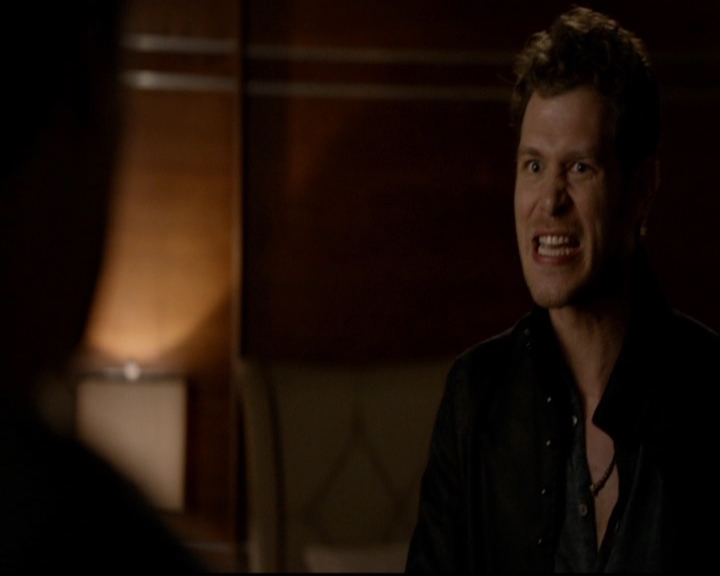 VampireDiariesWorld-dot-nl_TheOriginals_3x01ForTheMillemnium1923.jpg