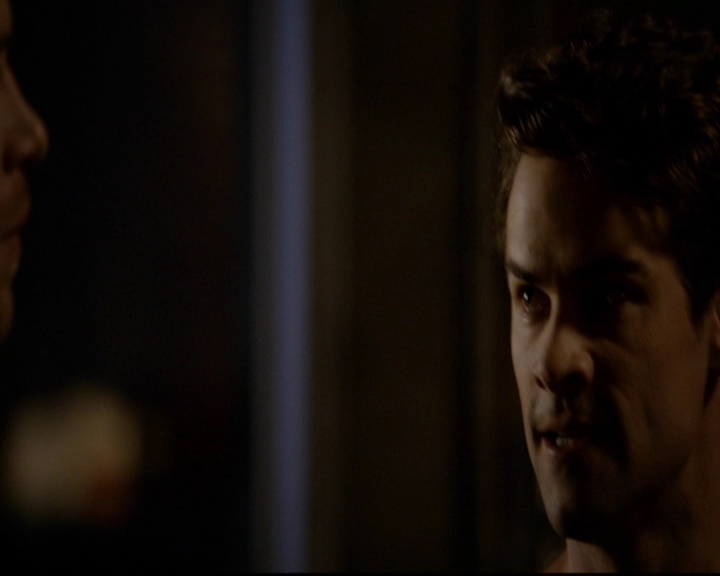 VampireDiariesWorld-dot-nl_TheOriginals_3x01ForTheMillemnium1982.jpg