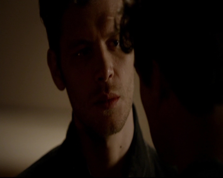 VampireDiariesWorld-dot-nl_TheOriginals_3x01ForTheMillemnium1990.jpg