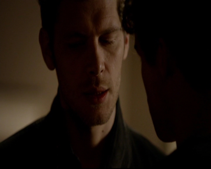 VampireDiariesWorld-dot-nl_TheOriginals_3x01ForTheMillemnium1992.jpg