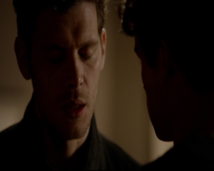 VampireDiariesWorld-dot-nl_TheOriginals_3x01ForTheMillemnium1993.jpg