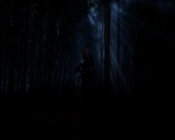 VampireDiariesWorld-dot-nl_TheOriginals_3x02YouHungTheMoon0019.jpg