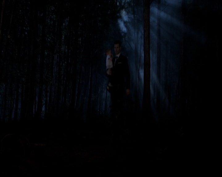 VampireDiariesWorld-dot-nl_TheOriginals_3x02YouHungTheMoon0021.jpg